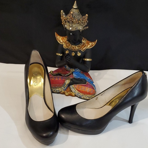 Michael Kors Leather Platform Heals - Picture 4 of 15